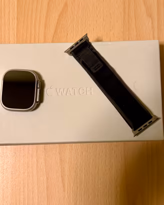 Apple Watch Ultra GPS + Cellular 49 mm in titanio