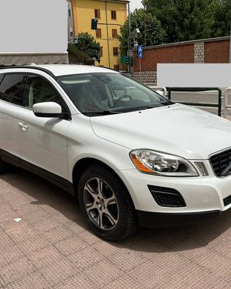 Volvo XC60 prezzo trattabile