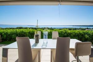 4 LOCALI A MONIGA DEL GARDA