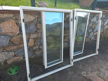 Finestre in alluminio a due ante