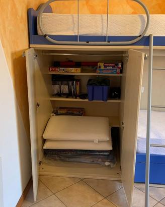 Cameretta con letti a castello più terzo letto