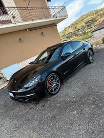 Porsche panamera 4s