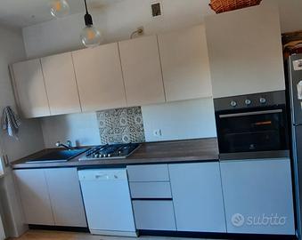 Cucina su misura beige