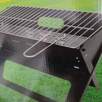 Barbecue pieghevole di colore nero, nuovo