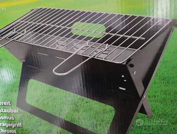 Barbecue pieghevole di colore nero, nuovo