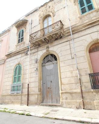 3 LOCALI A BRINDISI