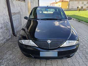 LANCIA Y ELEFANTINO