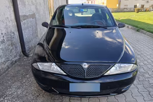 LANCIA Y ELEFANTINO