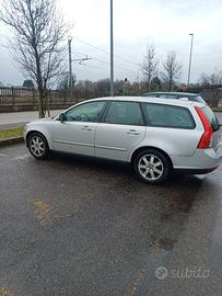 Volvo v 50 con gancio traino