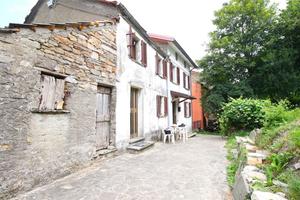 Tornolo (PR) - SOLUZIONE INDIPENDENTE CON BOSCO