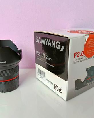 SAMYANG 12mm f2.0 NCS CS attacco Fuji X