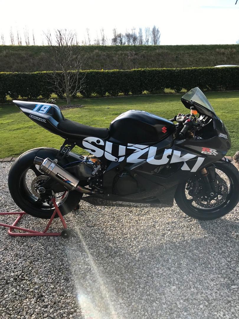 Suzuki GSX R 1000 K5 km Moto e Scooter In vendita a Udine