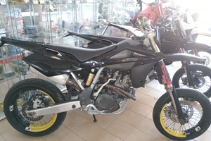 Moto Motard Husqvarna 450