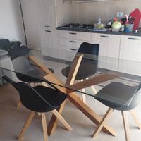 Tavolo in vetro 