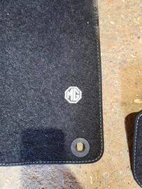 Tappetini originali mg hs hybrid