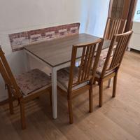 Tavolo da cucina con 4 sedie
