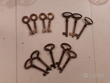 lotto 12 chiavi di ottone originali da mobili anti