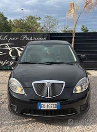 Lancia Ypsilon 1.2 69 CV Unyca
