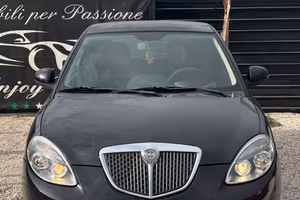 Lancia Ypsilon 1.2 69 CV Unyca