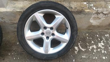Cerchi in lega con gomme opel astra 2005