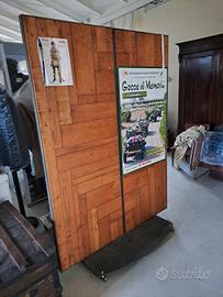 separe' espositore robusto con basamento a ruote