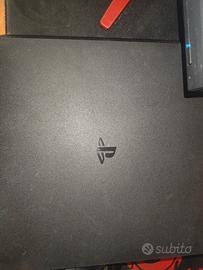 Playstation 4 Con 6 giochi (SENZA CONTROLLER)