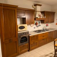 Cucina completa di elettrodomestici