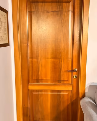Porte da interno in legno massello noce nazionale