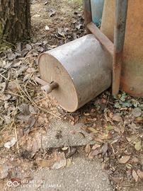 rullo schiaccia terra per orti 