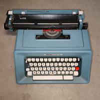 Macchina da scrivere Olivetti