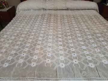 Copriletto matrimoniale di velo