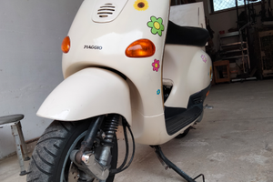 2 vespe et2 + 1 blocco motore per ricambi