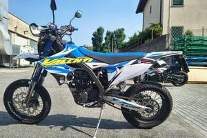 SUZUKI SM Motard SM 125 Z Motard my22