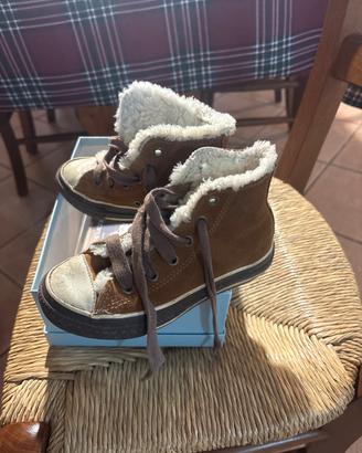 Converse con pelliccia