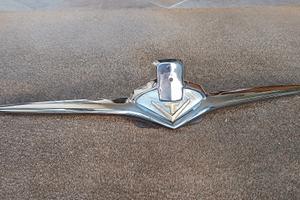 Fregio centrale nuovo  calandra Fiat 1100 103 E TV