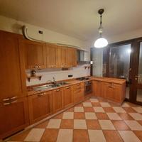 cucina ciliegio piano marmo rosa Verona  