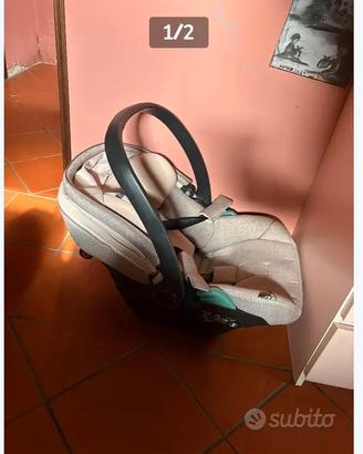 Seggiolino auto e base isofix linea Peg Perego