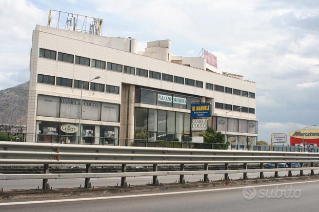 Viale Regione Siciliana Negozio 800 mq 3° piano