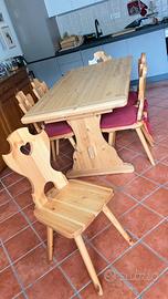 Tavolo in legno di pino 