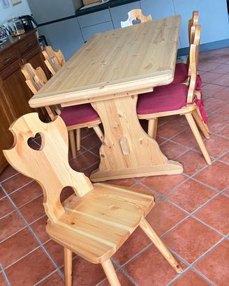 Tavolo in legno di pino 