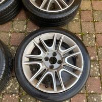 Gomme e cerchi in lega lancia y