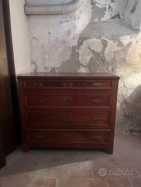Cassettone di legno di ciliegio 