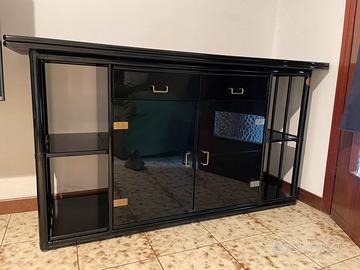 Mobile in legno laccato lucido