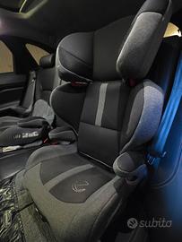 Seggiolino  con attacco isofix