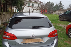 Una bella Peugeot funziona cammina ma da aggiusta