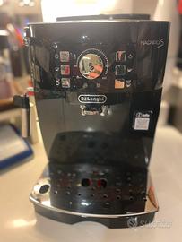 Macchina caffè automatica con cappuccinatore