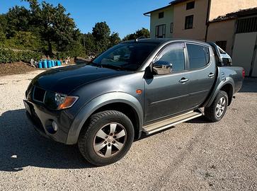 mitsubishi L200
