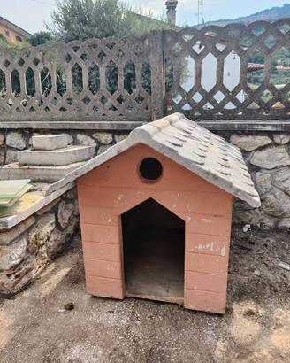 Cuccia per cani in cemento 