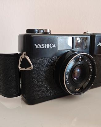 Yashica MF-2 – Fotocamera vintage 35mm