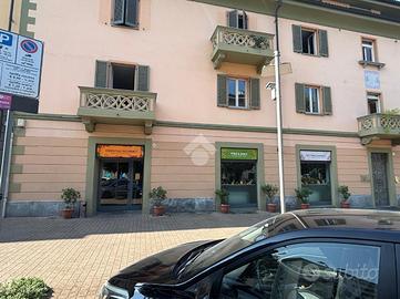 NEGOZIO A TORTONA